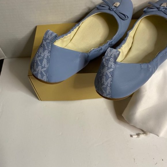 Michael Kors Light Blue Juliette Logo Lock Ballet Flats New Size 7 (NEW) - Picture 5 of 7